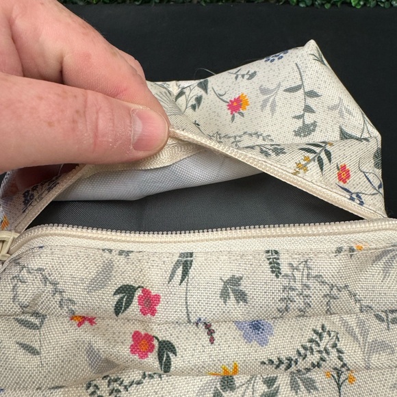 ADIDAS SANTIAGO 3 LUNCH BAG MEADOW FLORAL - Picture 9 of 11